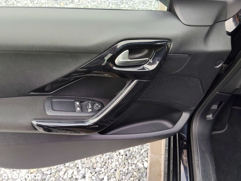 Peugeot 208 1.2 PureTech Style - 10