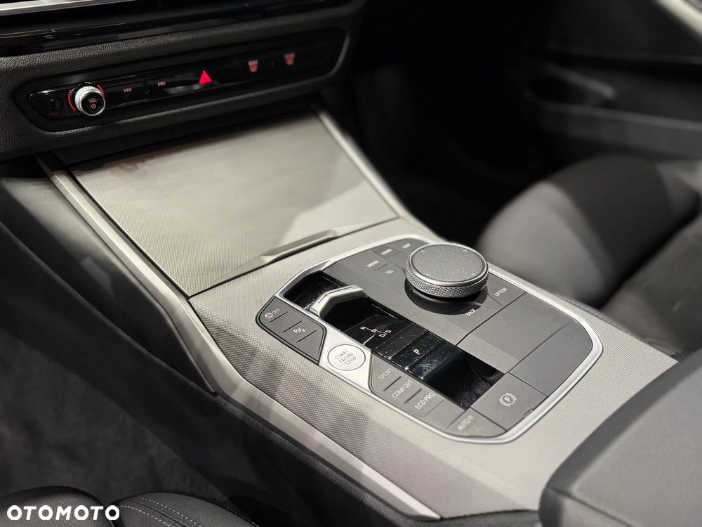 BMW Seria 3 318d - 10