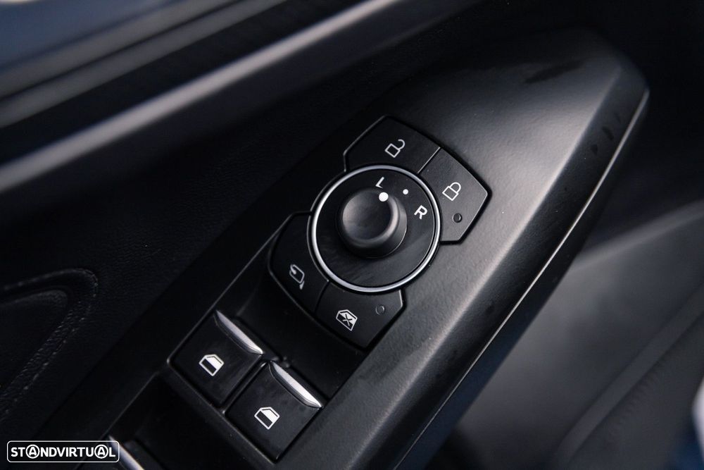 Ford Focus 1.0 EcoBoost MHEV ST-Line - 42