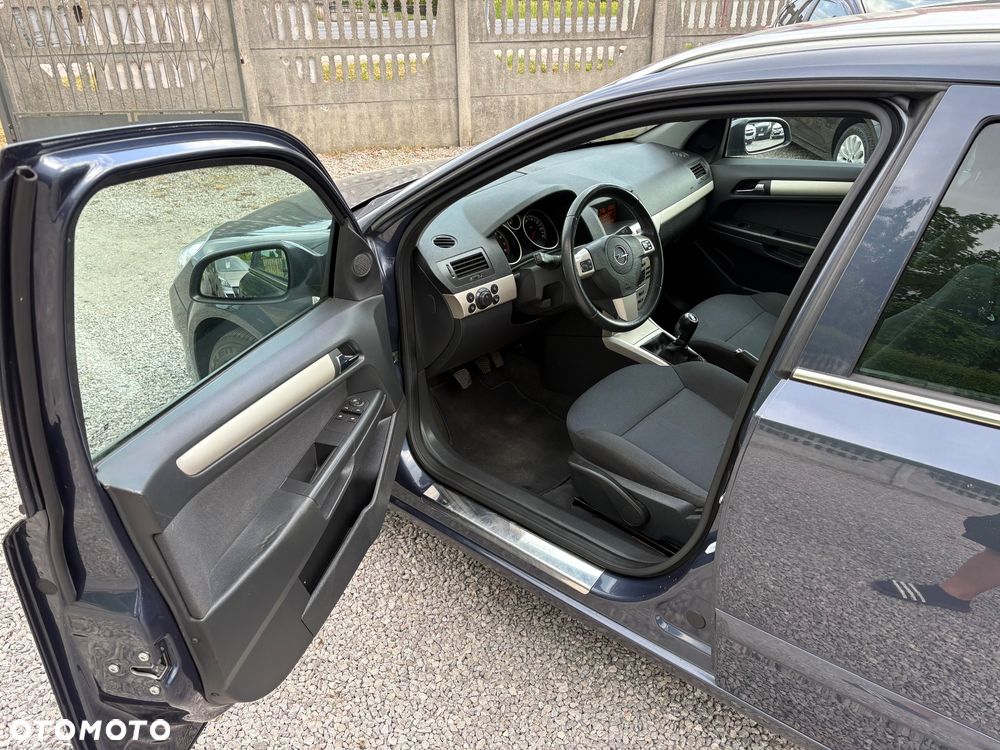 Opel Astra 1.6 Design Edition - 17