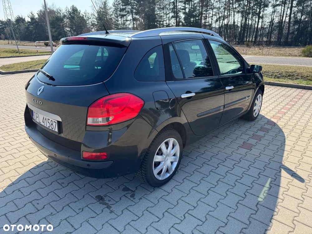 Renault Clio - 7
