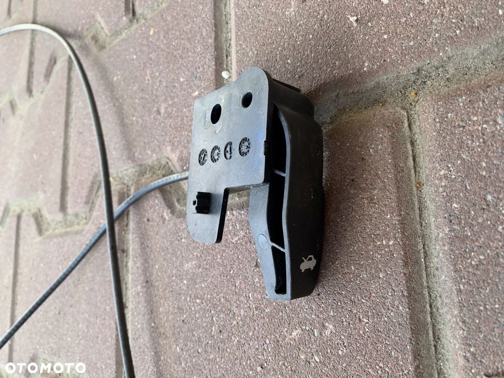 CADILLAC ESCALADE III 6,2 V8 2006-2014 LINKA MASKI POKRYWY CIĘGNO - 2