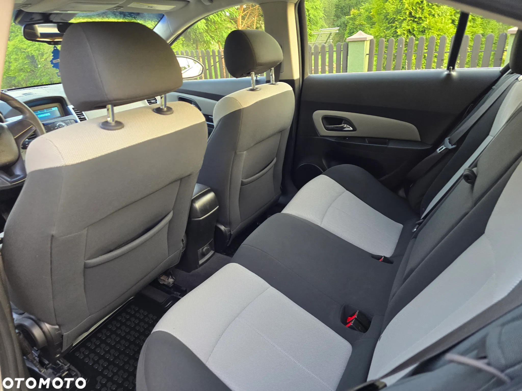 Chevrolet Cruze 1.8 LS+ - 31