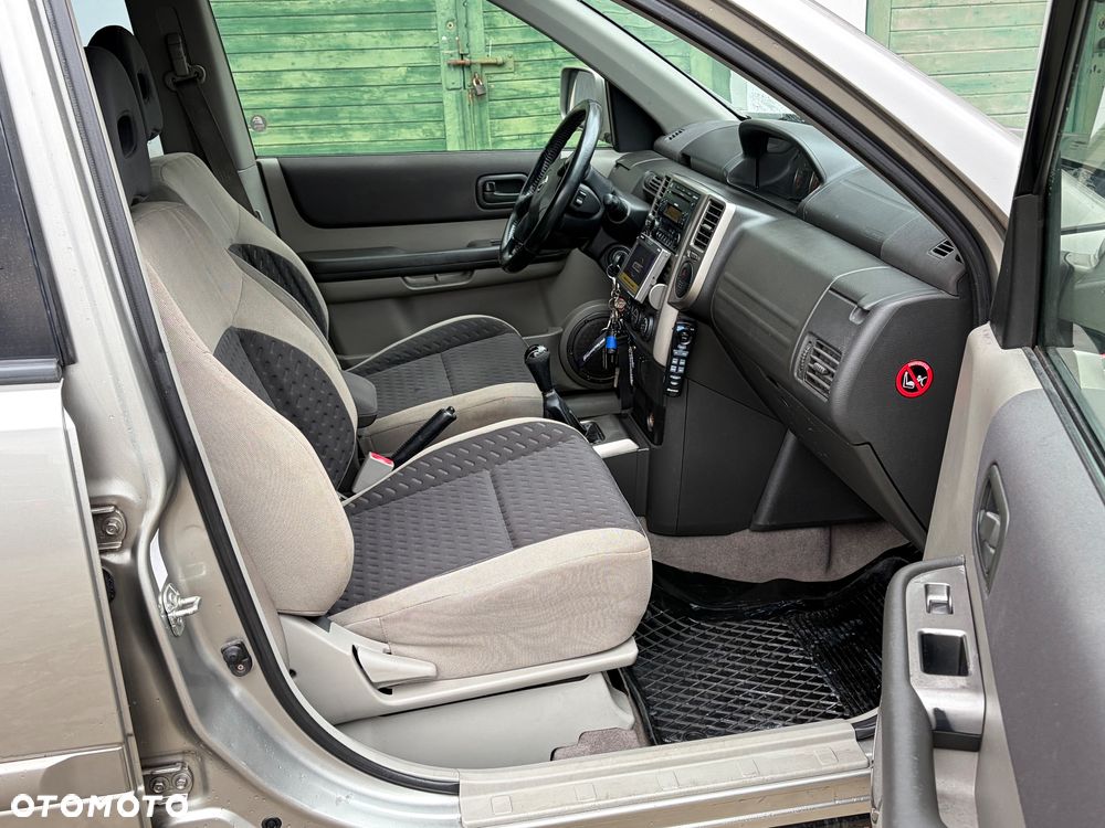 Nissan X-Trail 2.5 4x4 Elegance - 6