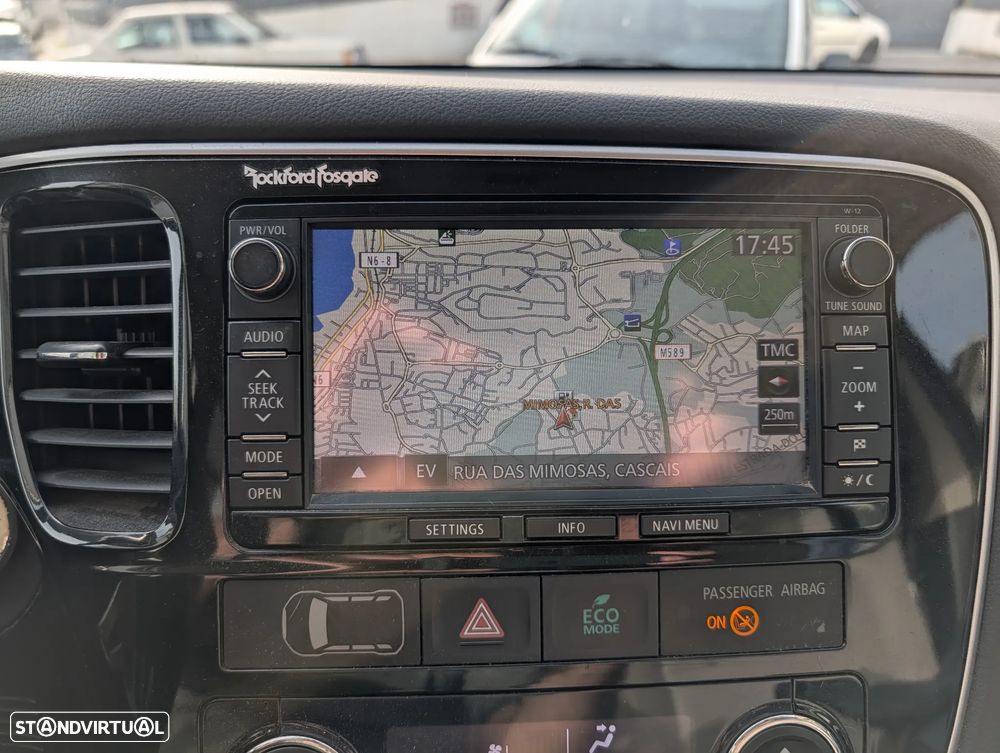 Mitsubishi Outlander - 11