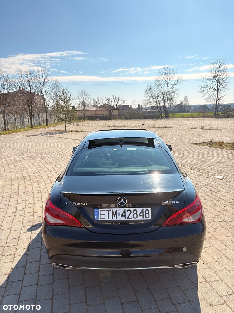 Mercedes-Benz CLA 250 4Matic 7G-DCT - 14