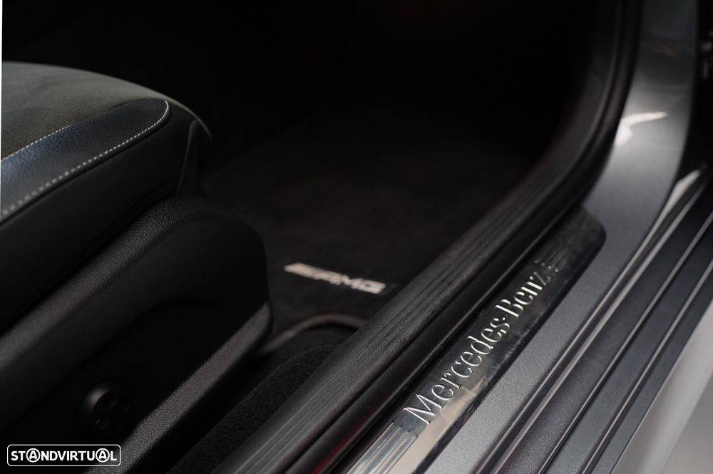 Mercedes-Benz E 300 de AMG Line - 16