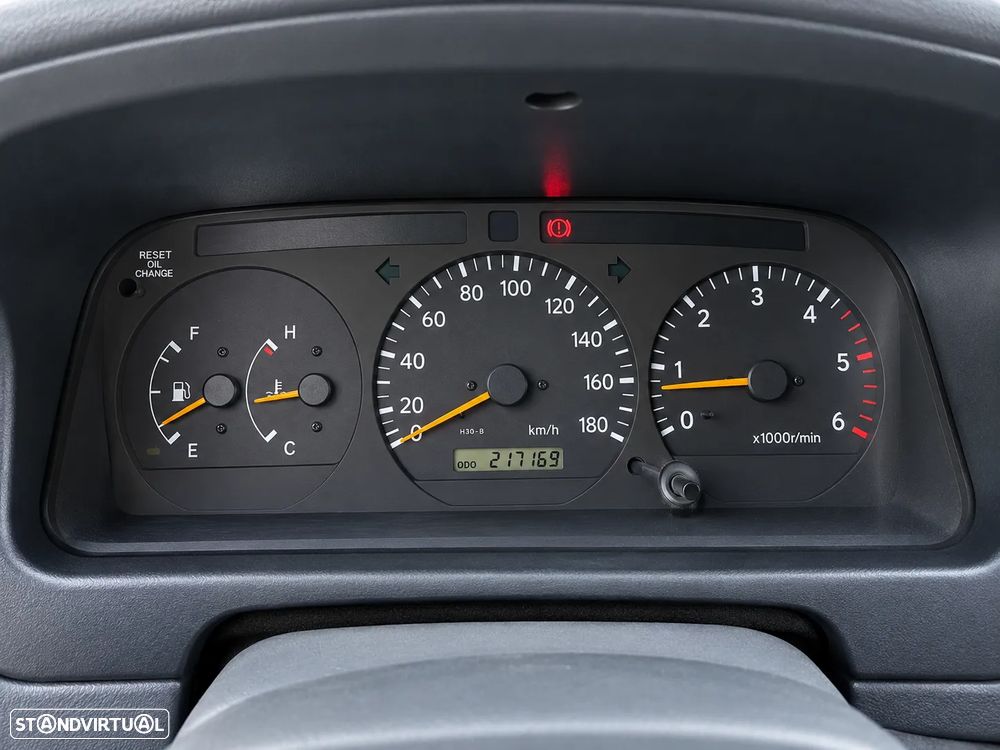 Toyota HiAce 2.5 D-4D C. Service 2.6T - 8