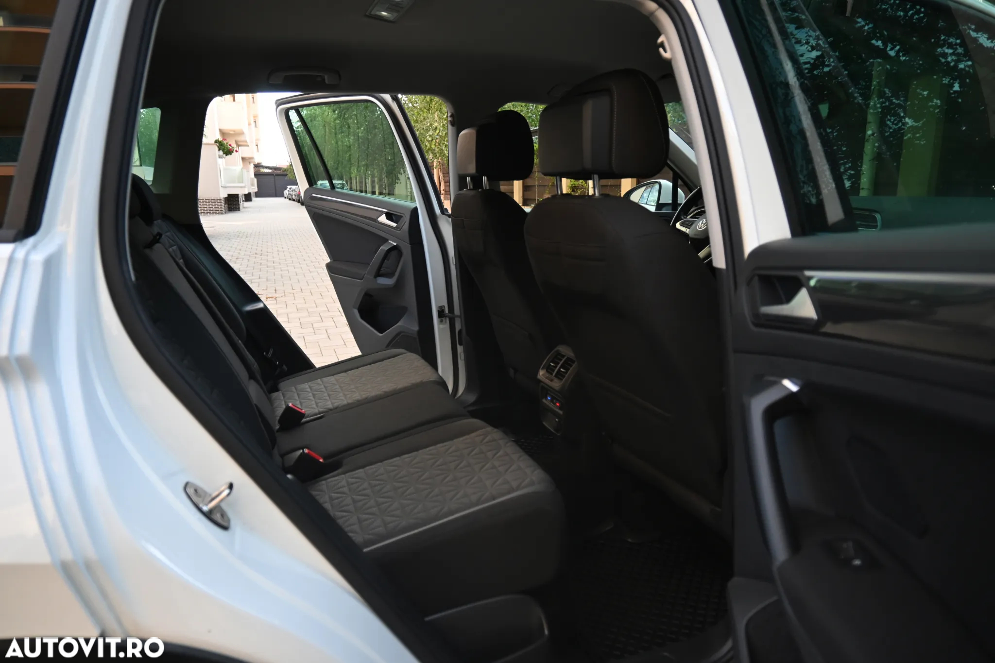 Volkswagen Tiguan 2.0 TDI SCR DSG 4Motion Elegance - 26
