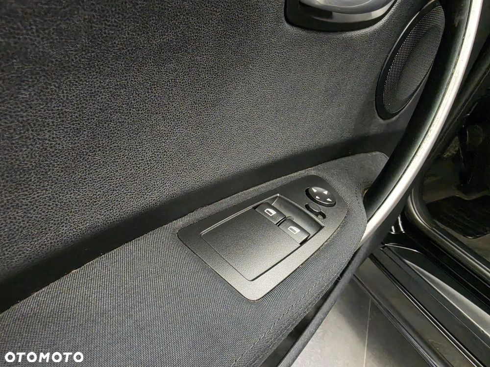 BMW Seria 1 116i - 26