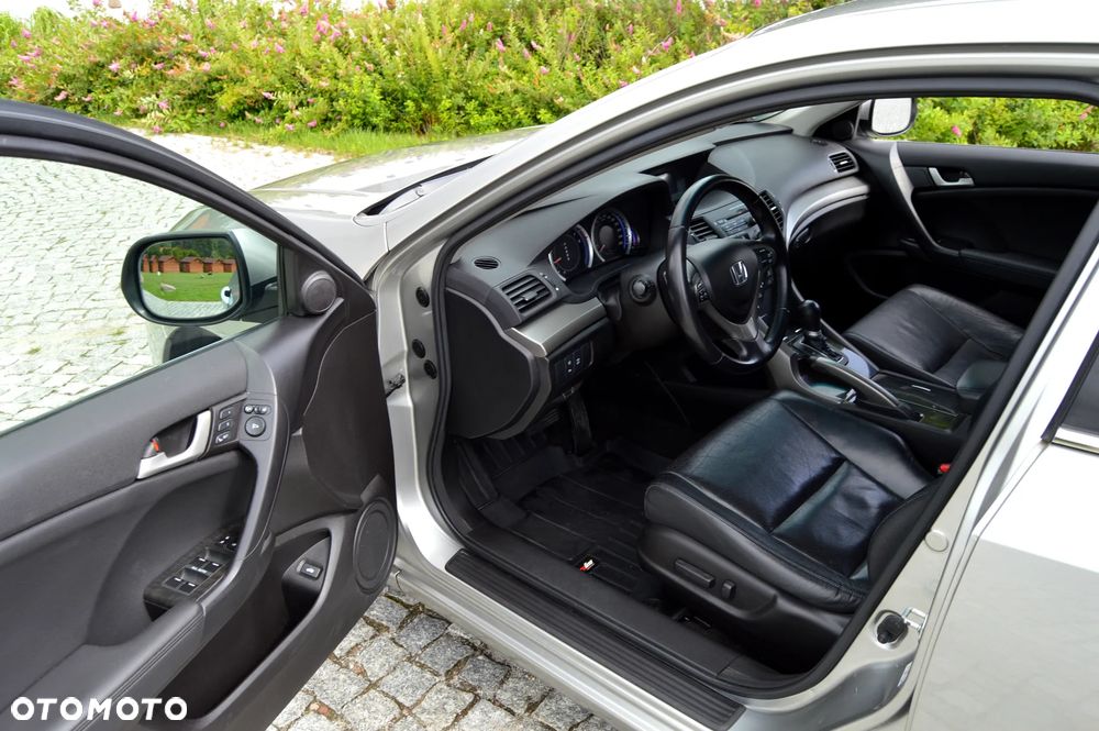 Honda Accord 2.4 Executive - 11