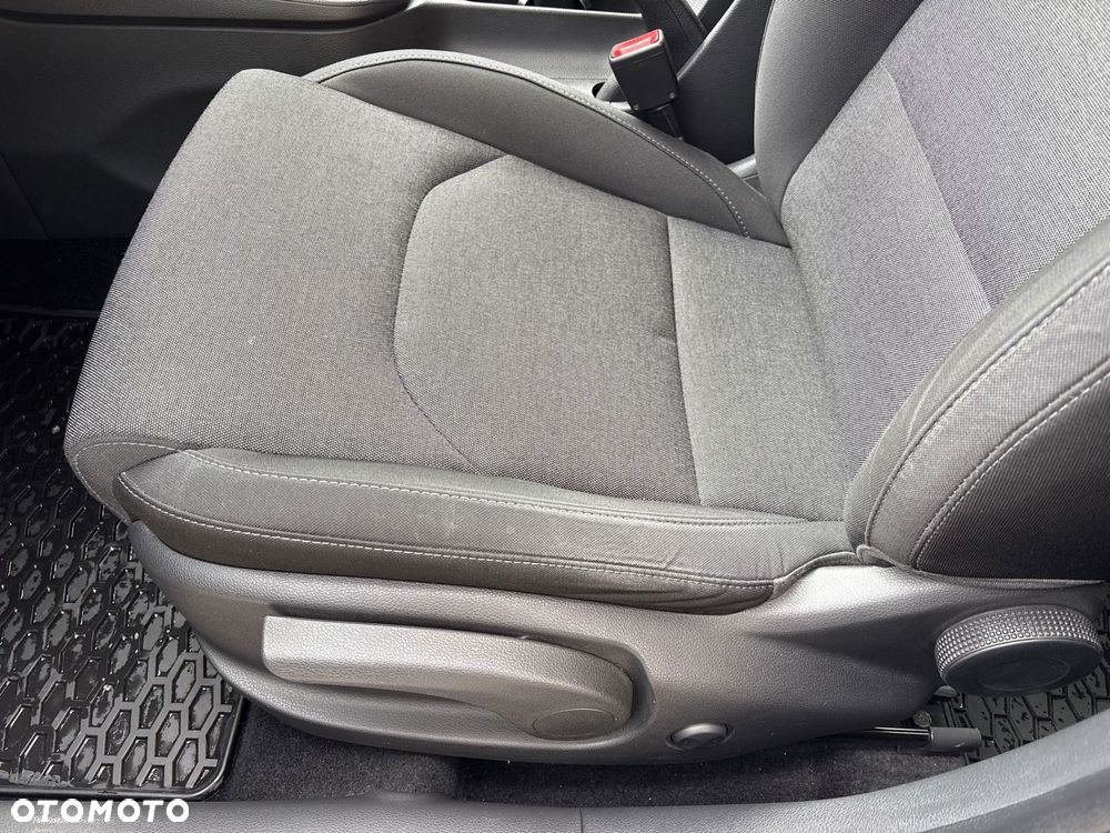 Hyundai i30 1.6 D Comfort - 12
