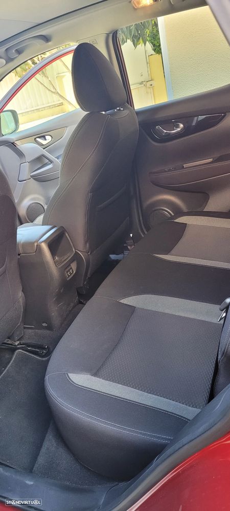 Nissan Qashqai 1.3 DIG-T N-Connecta J18 DCT - 4