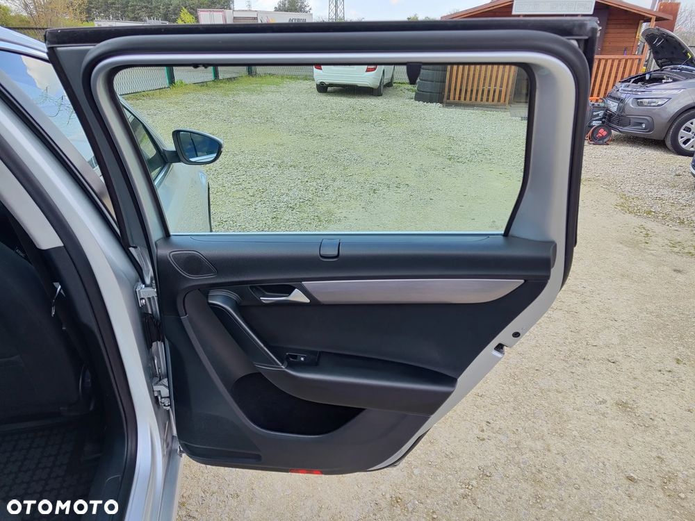 Volkswagen Passat 2.0 TDI Comfortline - 15