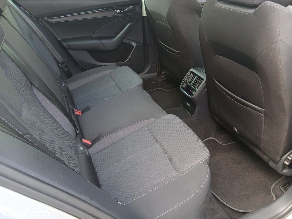 Skoda Octavia 2.0 TDI Style DSG - 22