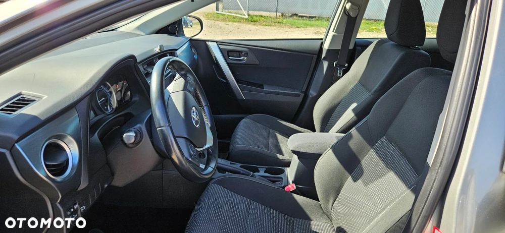 Toyota Auris 1.8 HSD Luna - 16