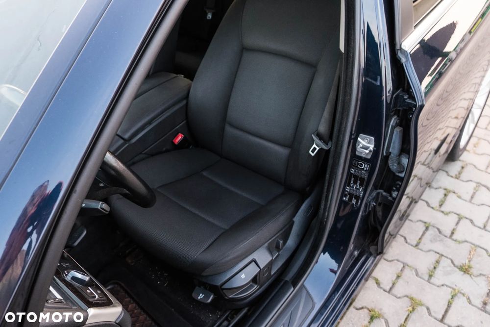 BMW Seria 5 520d - 29
