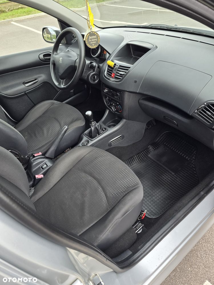 Peugeot 206 plus - 6