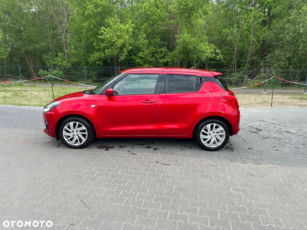 Suzuki Swift 1.2 Dualjet SHVS Premium Plus CVT - 2