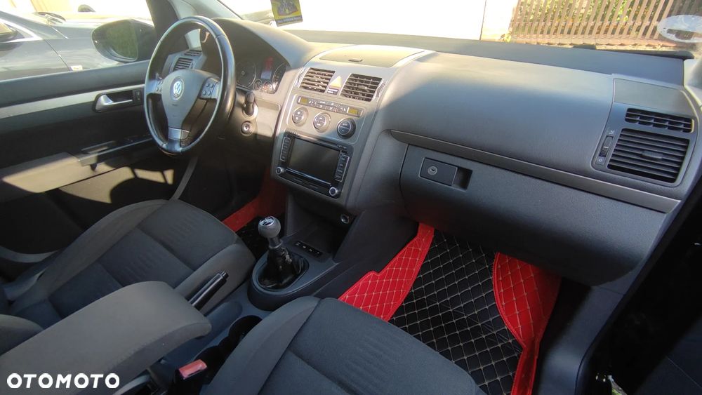 Volkswagen Touran 2.0 TDI DPF Highline - 6