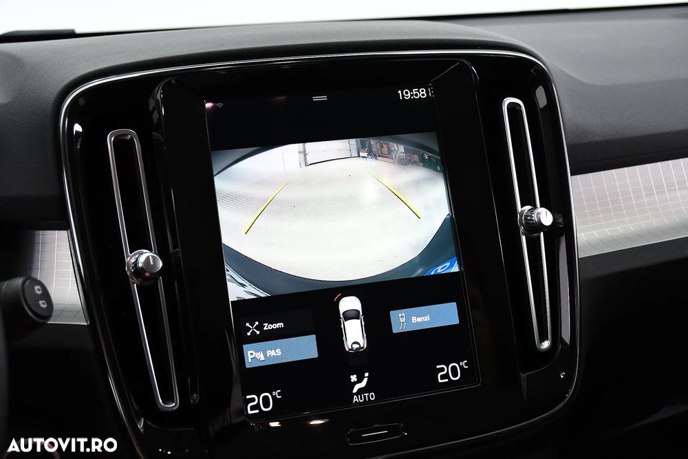 Volvo XC 40 - 18