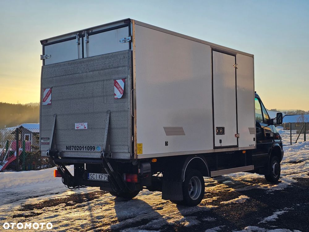 Mercedes-Benz Sprinter - 4