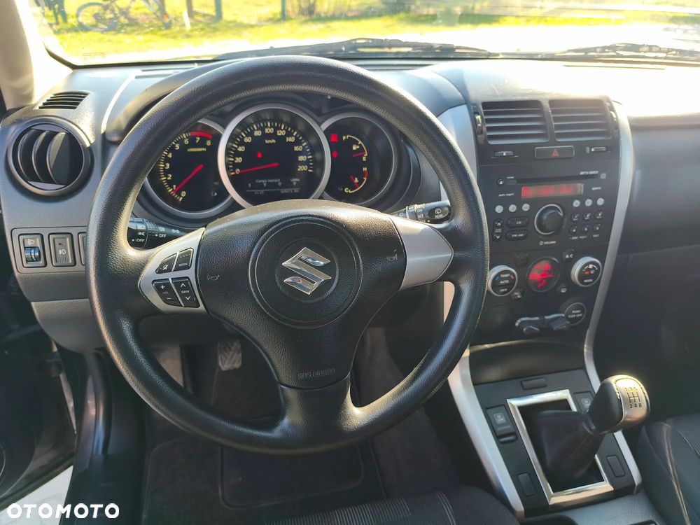 Suzuki Grand Vitara 1.6 - 12