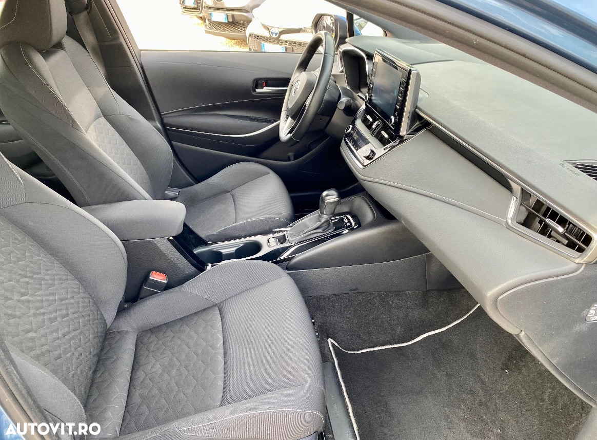 Toyota Corolla 1.8 HSD Business - 3