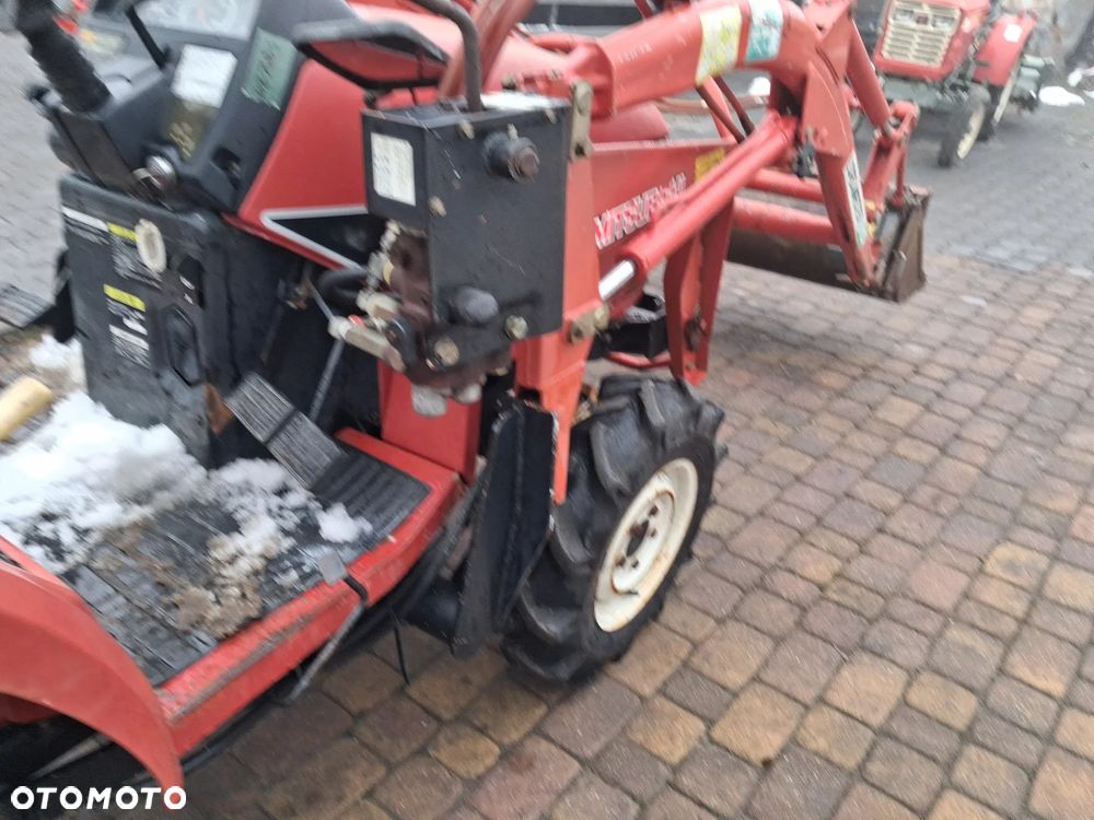 Mitsubishi Mt165 - 6