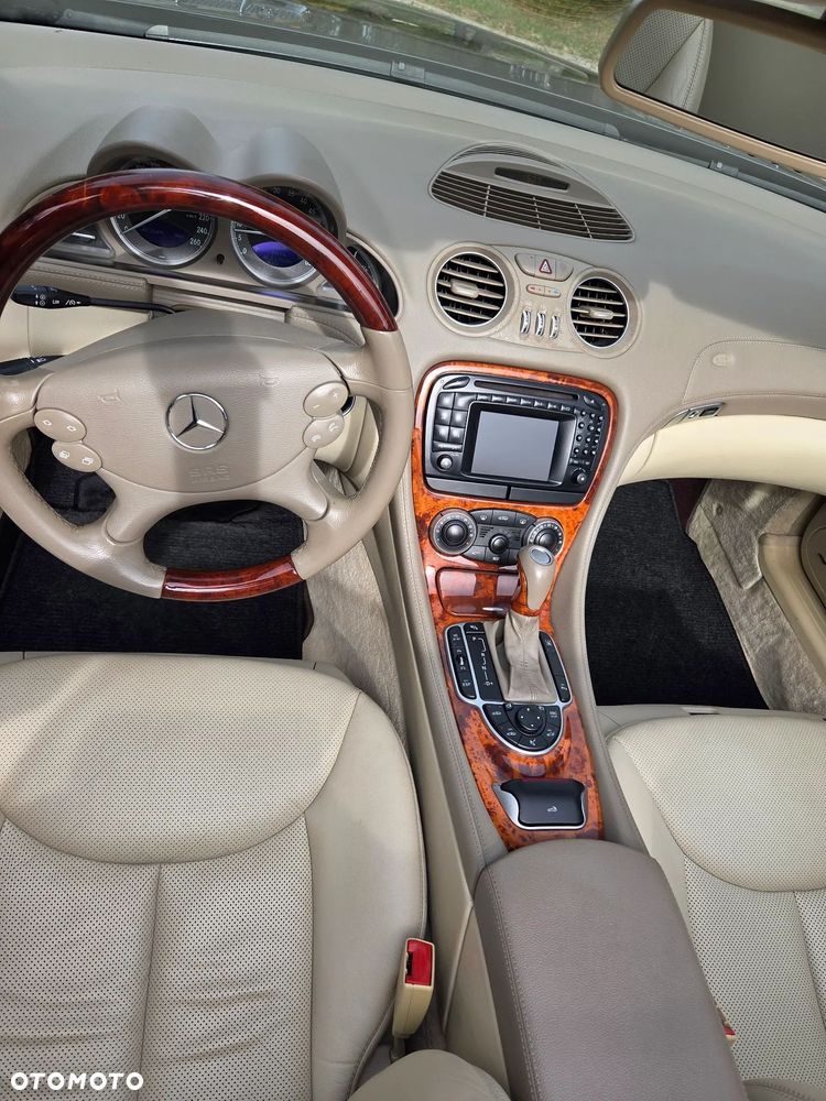 Mercedes-Benz SL - 16