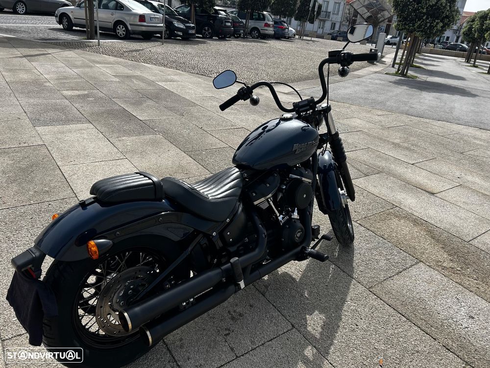 Harley-Davidson Softail Street Bob M8 A/2 Livrete - 25