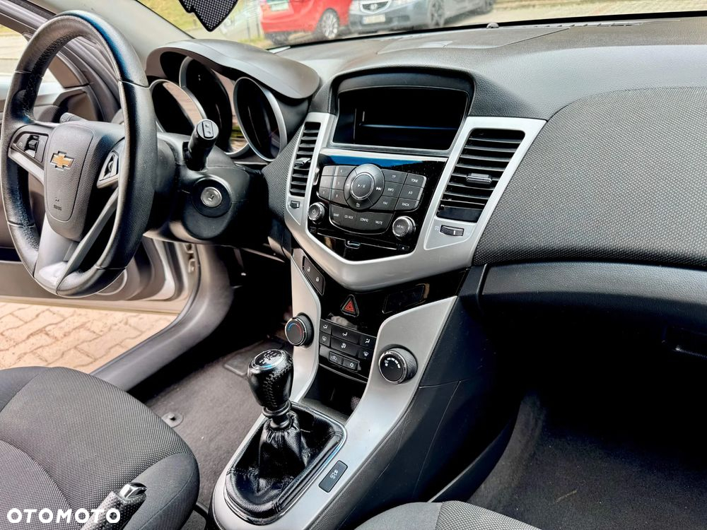 Chevrolet Cruze 1.8 LT - 13