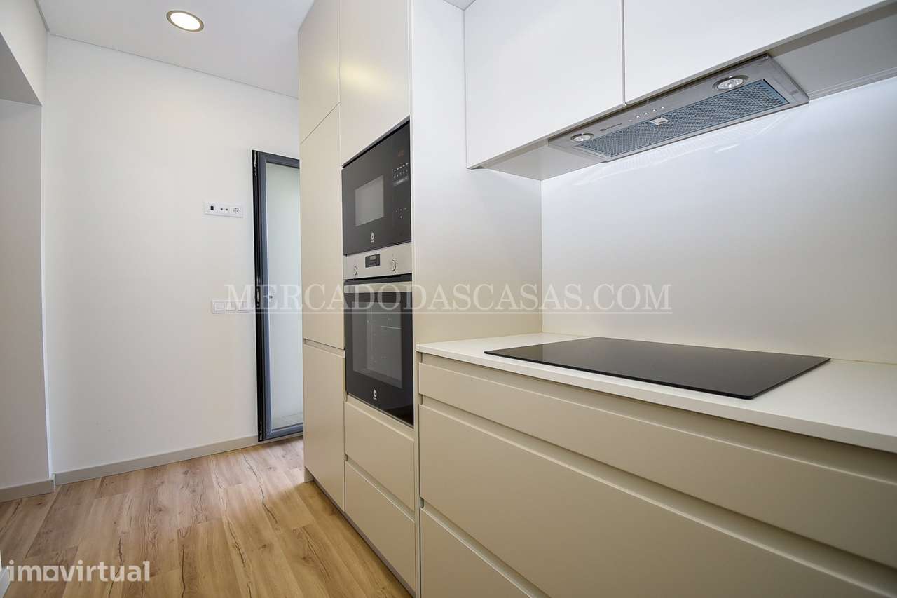 T3 Andar moradia Centro de Espinho - Terraço, Conforto e Estilo de... - Grande imagem: 5/17