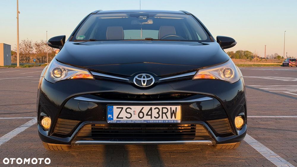 Toyota Avensis Touring Sports 1.8 Team Deutschland - 2