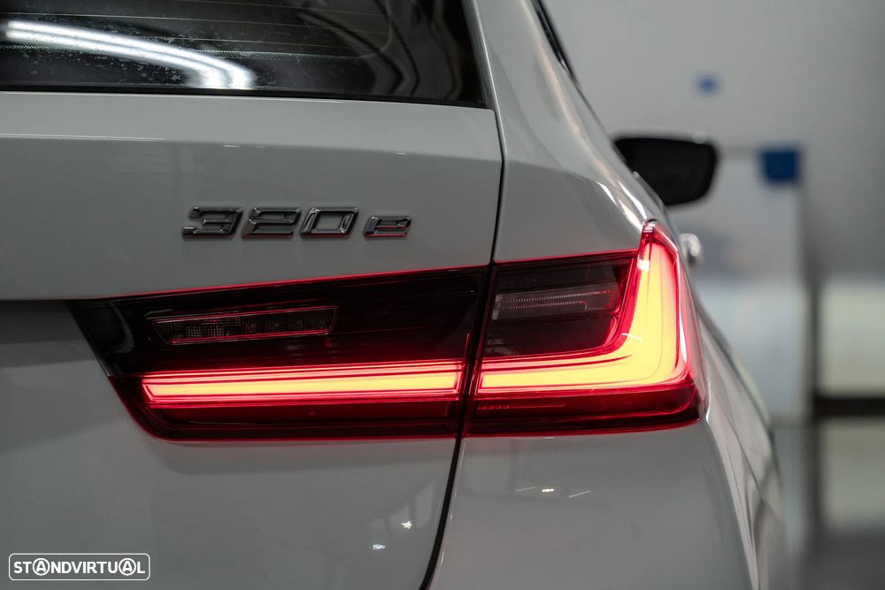 BMW 320 e Pack Desportivo M Auto - 7