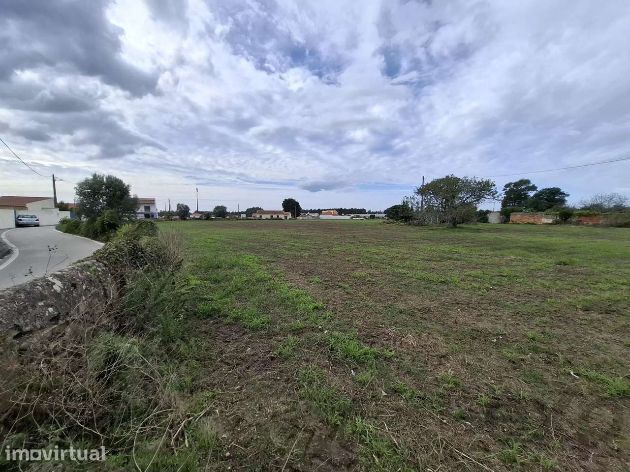 Terreno de 8.300 m²  no centro da Marinha das Ondas - Grande imagem: 3/20