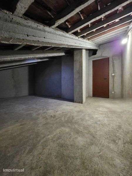 Sotão com 25 m2, espaço amplo para arrumação - Grande imagem: 2/7