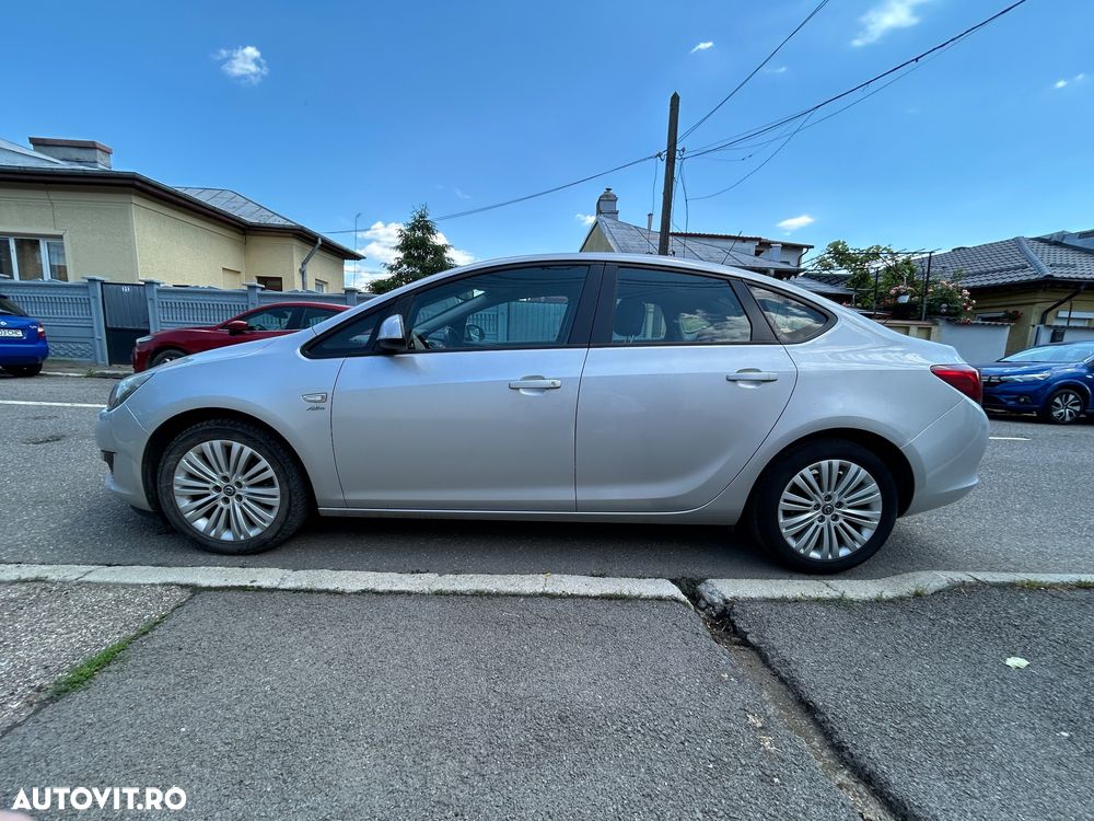 Opel Astra 1.4 ECOTEC Essentia - 8