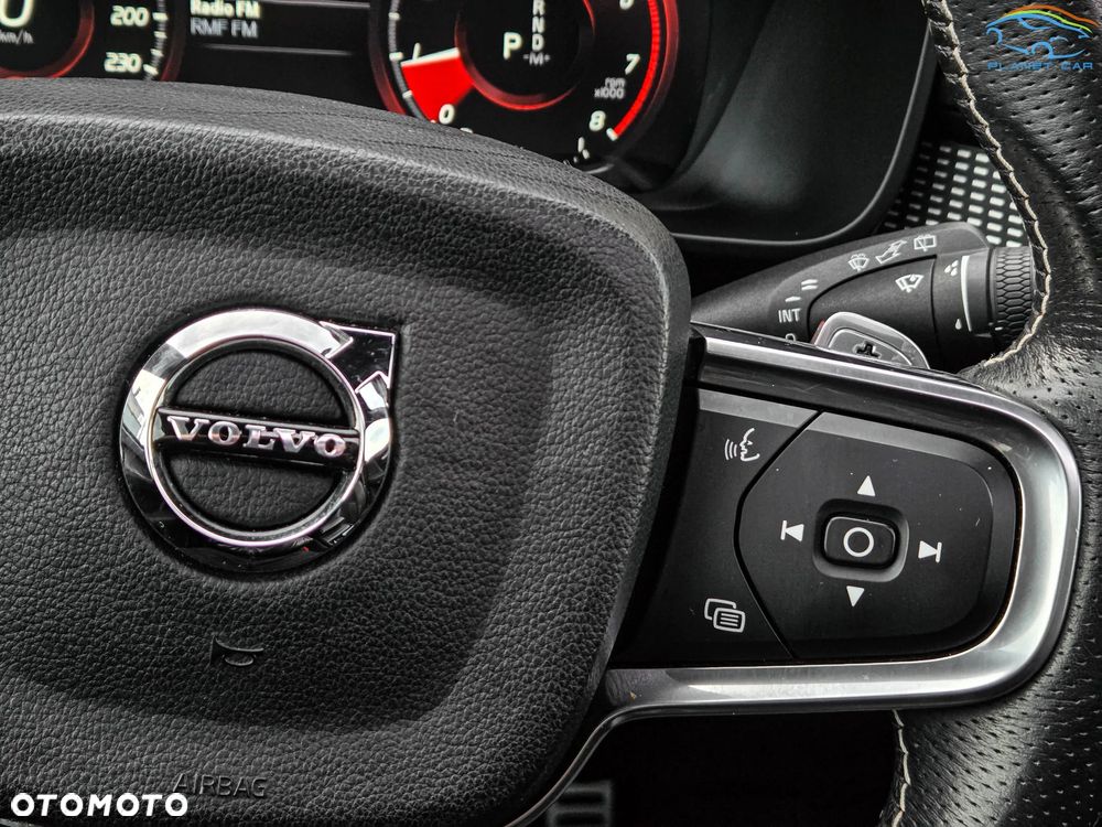 Volvo XC 40 B5 B AWD Geartronic RDesign - 29