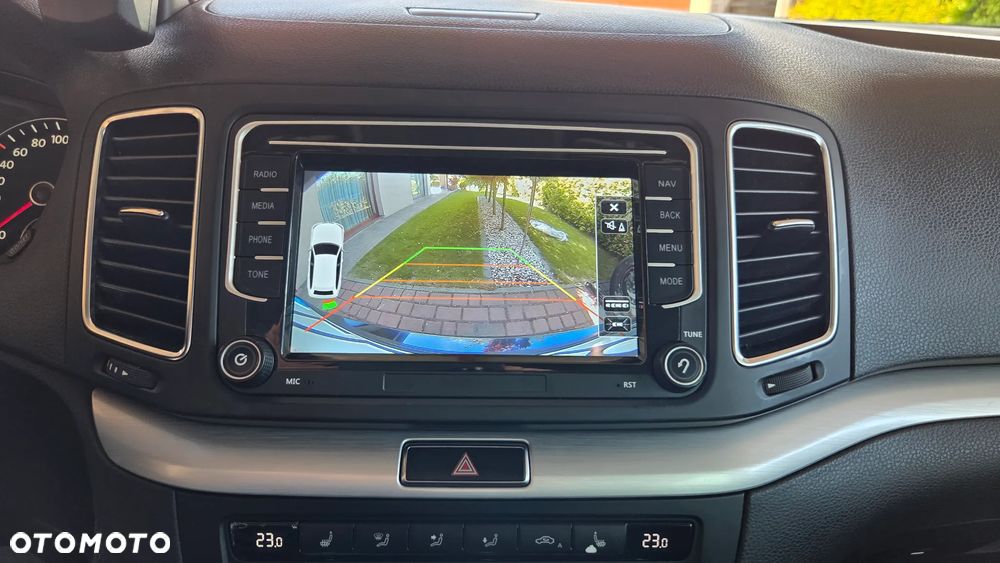 Volkswagen Sharan 2.0 TDI DSG BlueMotion Technology Highline - 21