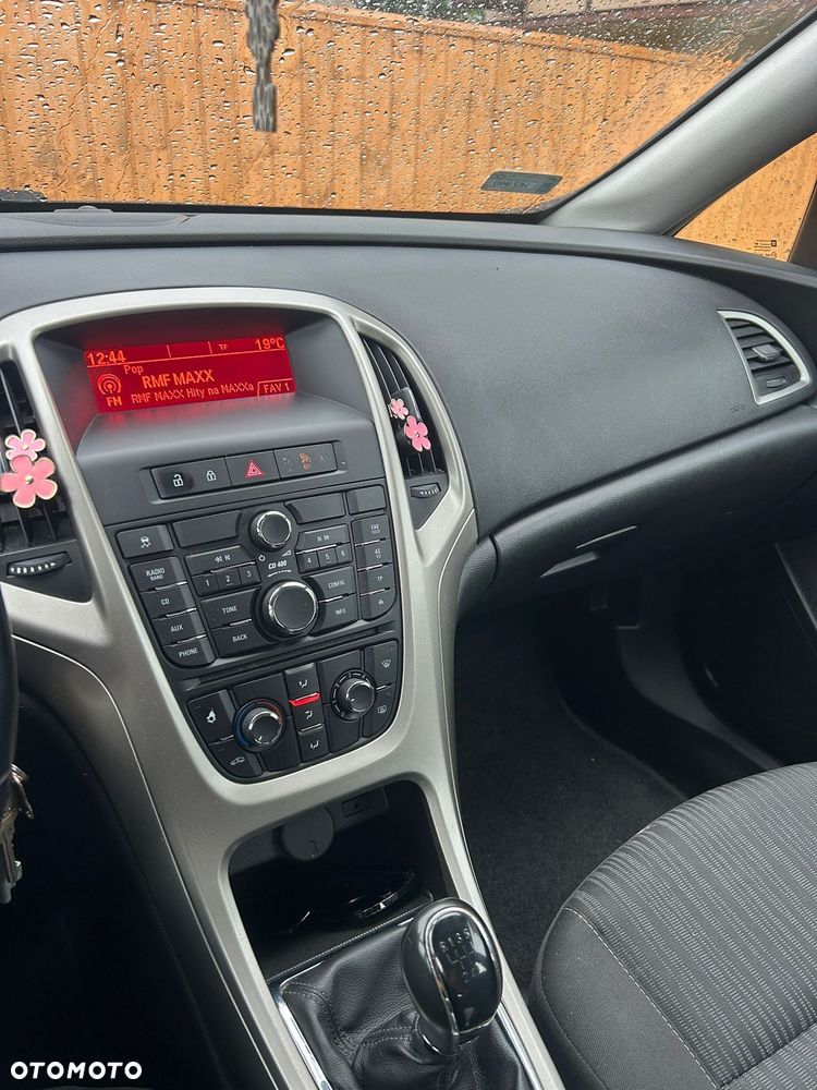 Opel Astra IV 1.4 T Cosmo - 4