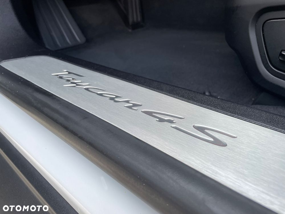 Porsche Taycan 4S Performance Plus - 37