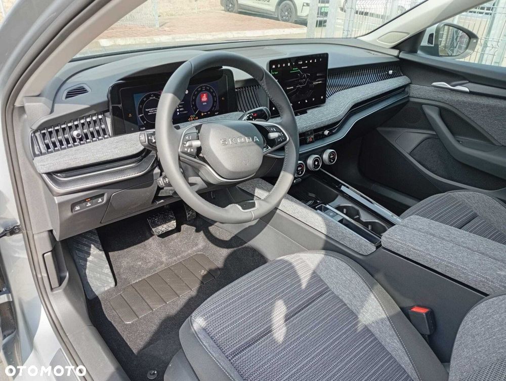 Skoda Superb 2.0 TDI SCR Edition 130 DSG - 12