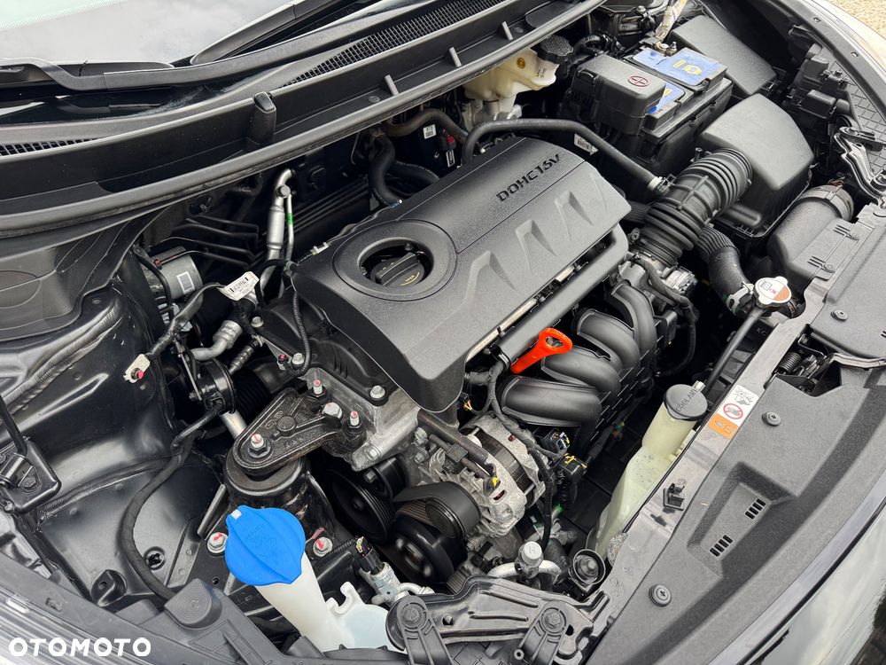 Hyundai i30 blue 1.4 YES Silver - 32