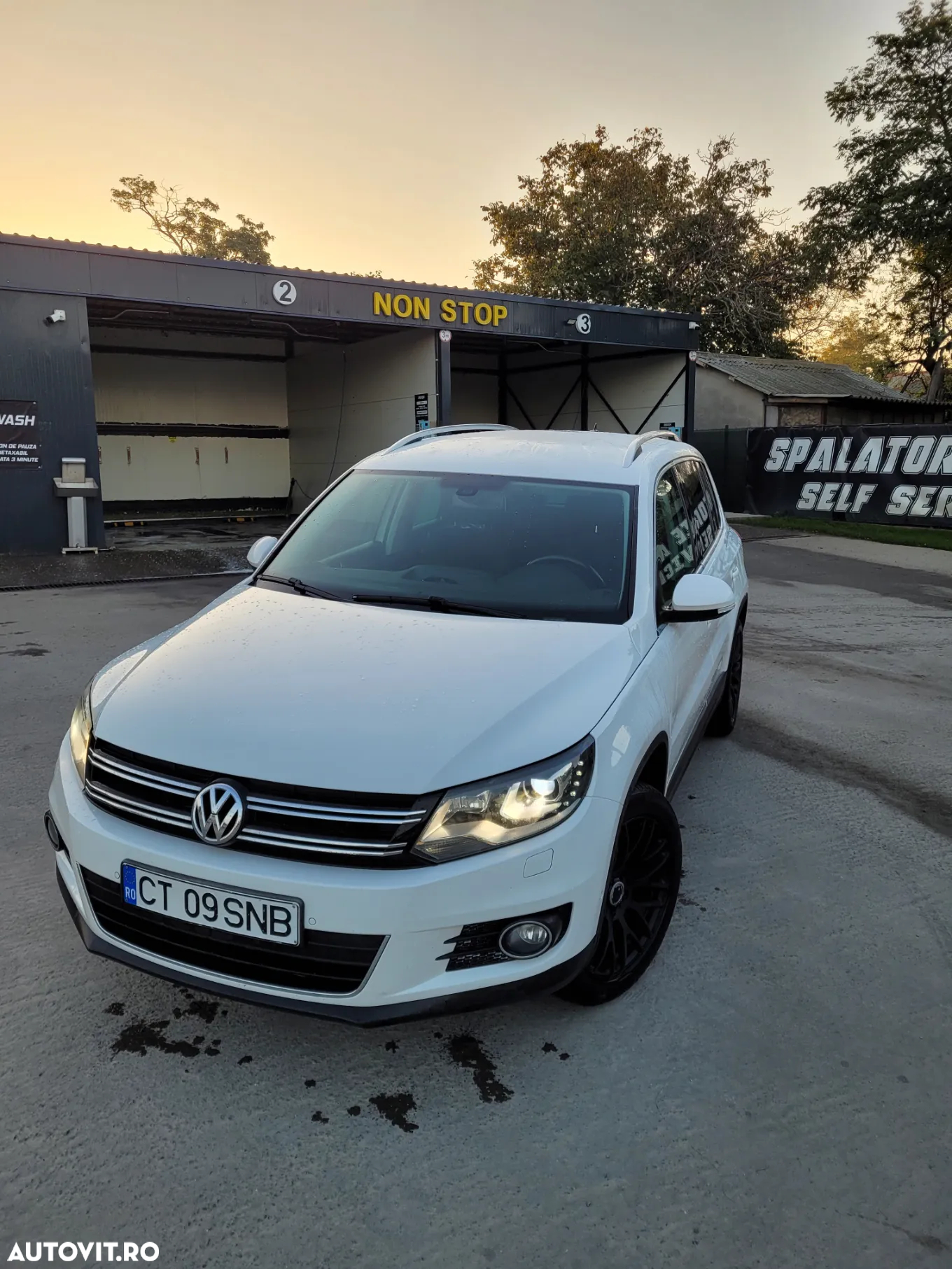 Volkswagen Tiguan 2.0 TDI 4Motion DSG Sport & Style - 3