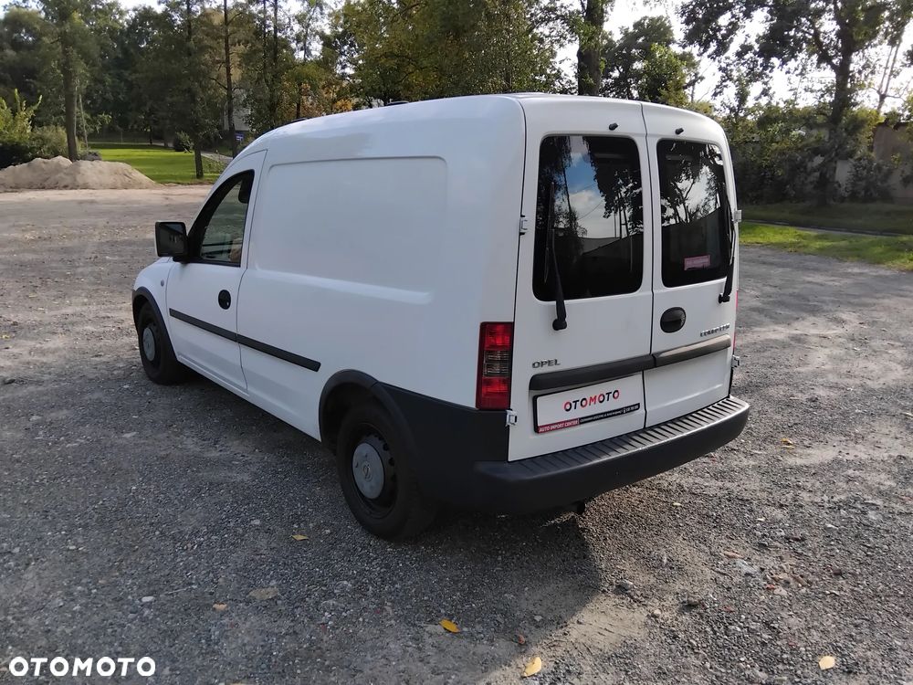 Opel COMBO - 17