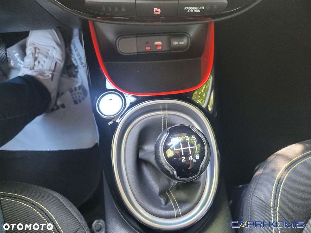 Kia Soul 1.6 CRDI White&Red Edition - 23
