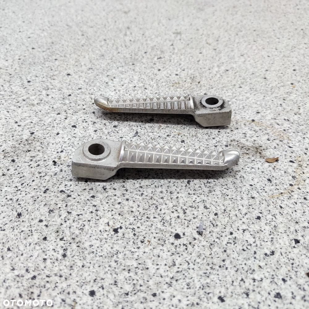 Podnóżek tył, podnóżki pasażera Yamaha R1 R6 - 2