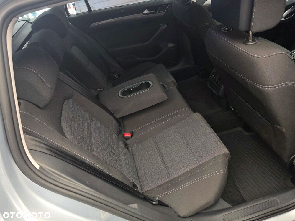 Volkswagen Passat Variant - 17