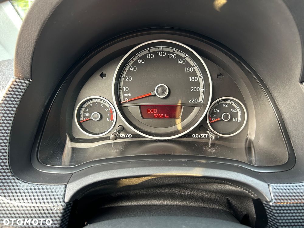 Volkswagen up! 1.0 move - 25
